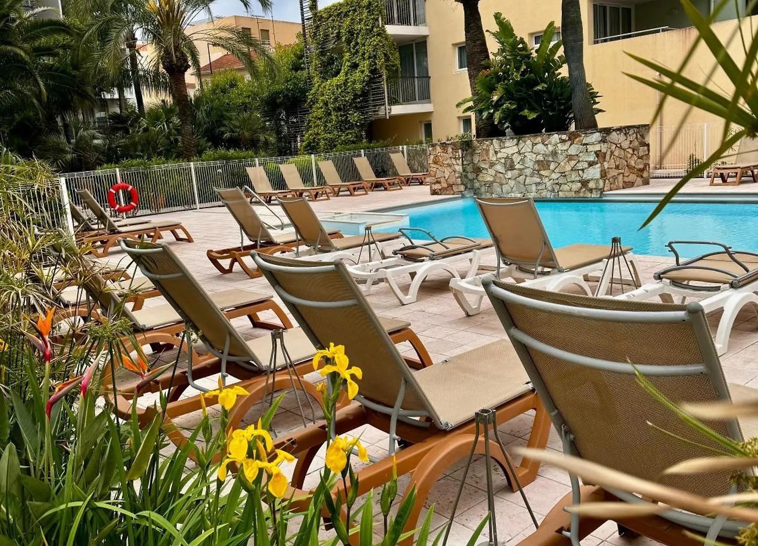 Antibes Port - Terrasse - Parking - Piscine Apartment